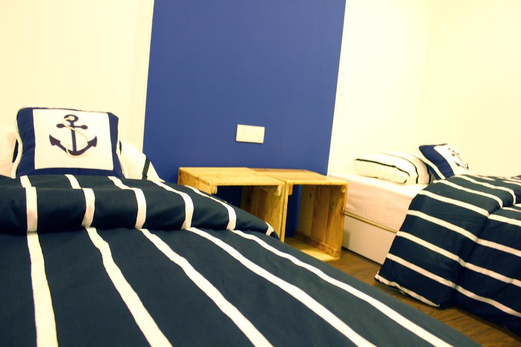 Roof Talk Theme Hostel Джохор-Бару Экстерьер фото