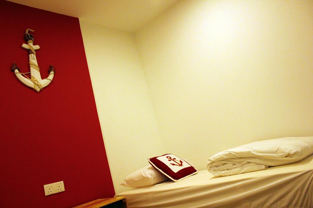 Roof Talk Theme Hostel Джохор-Бару Экстерьер фото