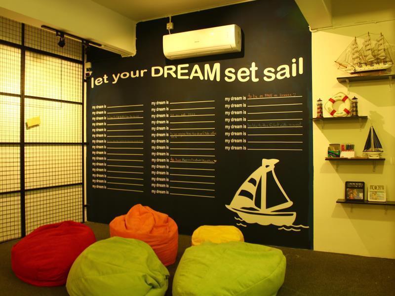Roof Talk Theme Hostel Джохор-Бару Экстерьер фото