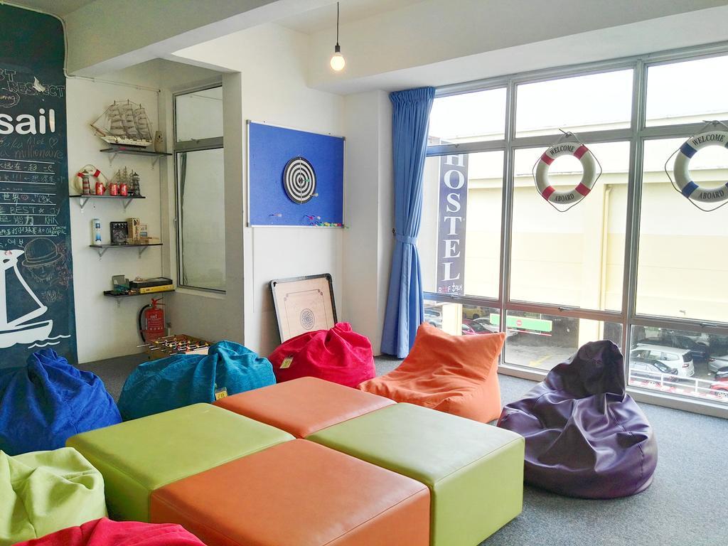 Roof Talk Theme Hostel Джохор-Бару Экстерьер фото