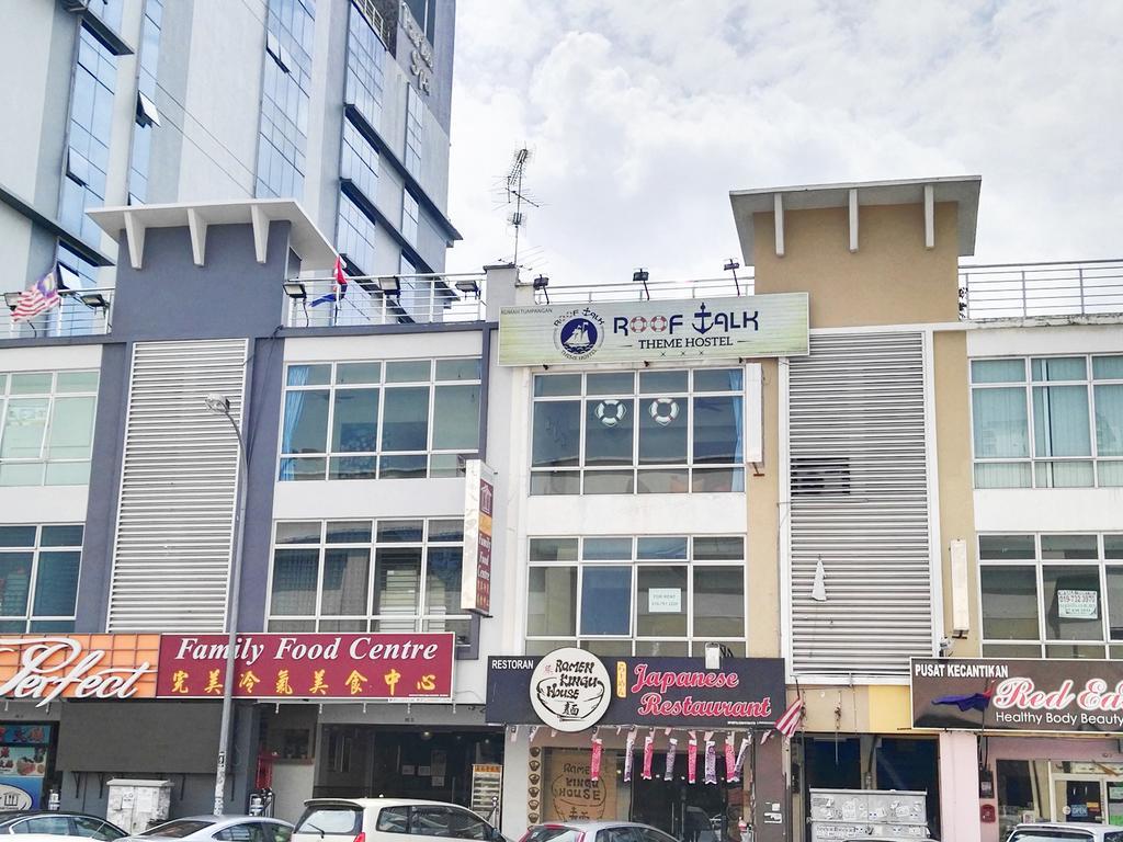 Roof Talk Theme Hostel Джохор-Бару Экстерьер фото