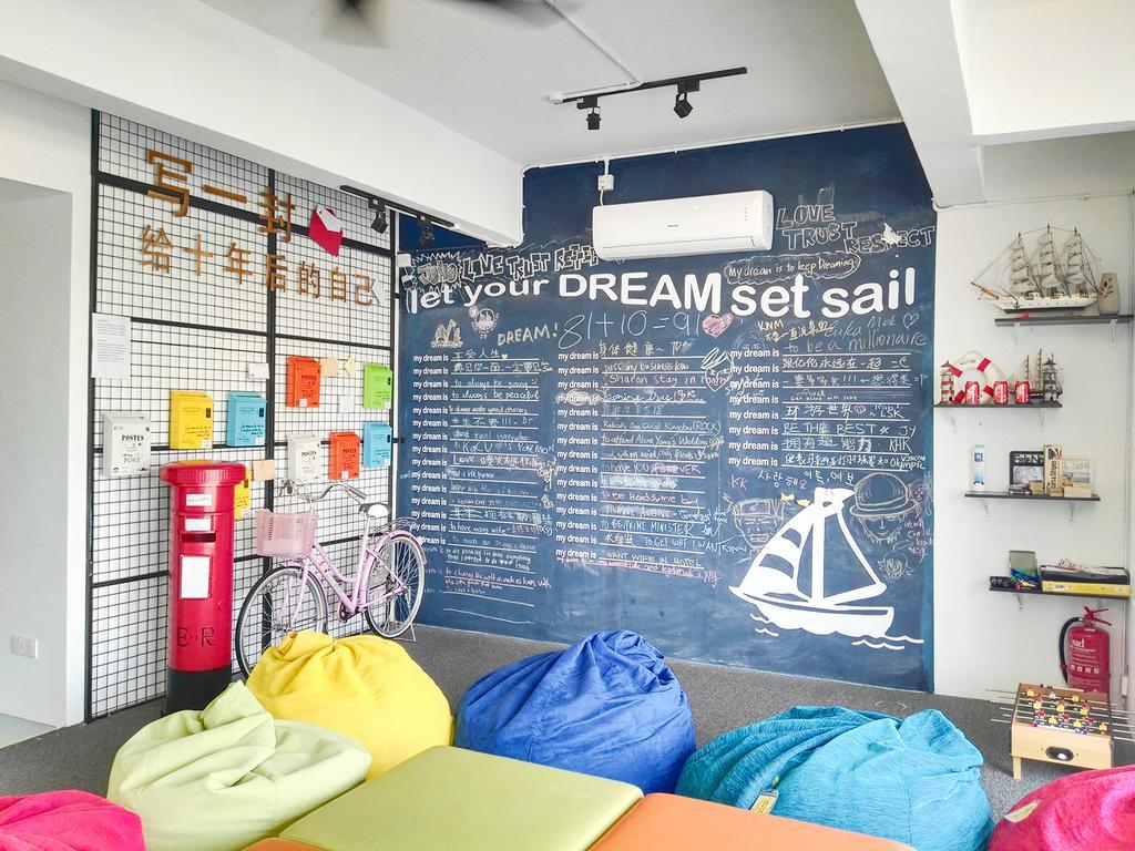 Roof Talk Theme Hostel Джохор-Бару Экстерьер фото